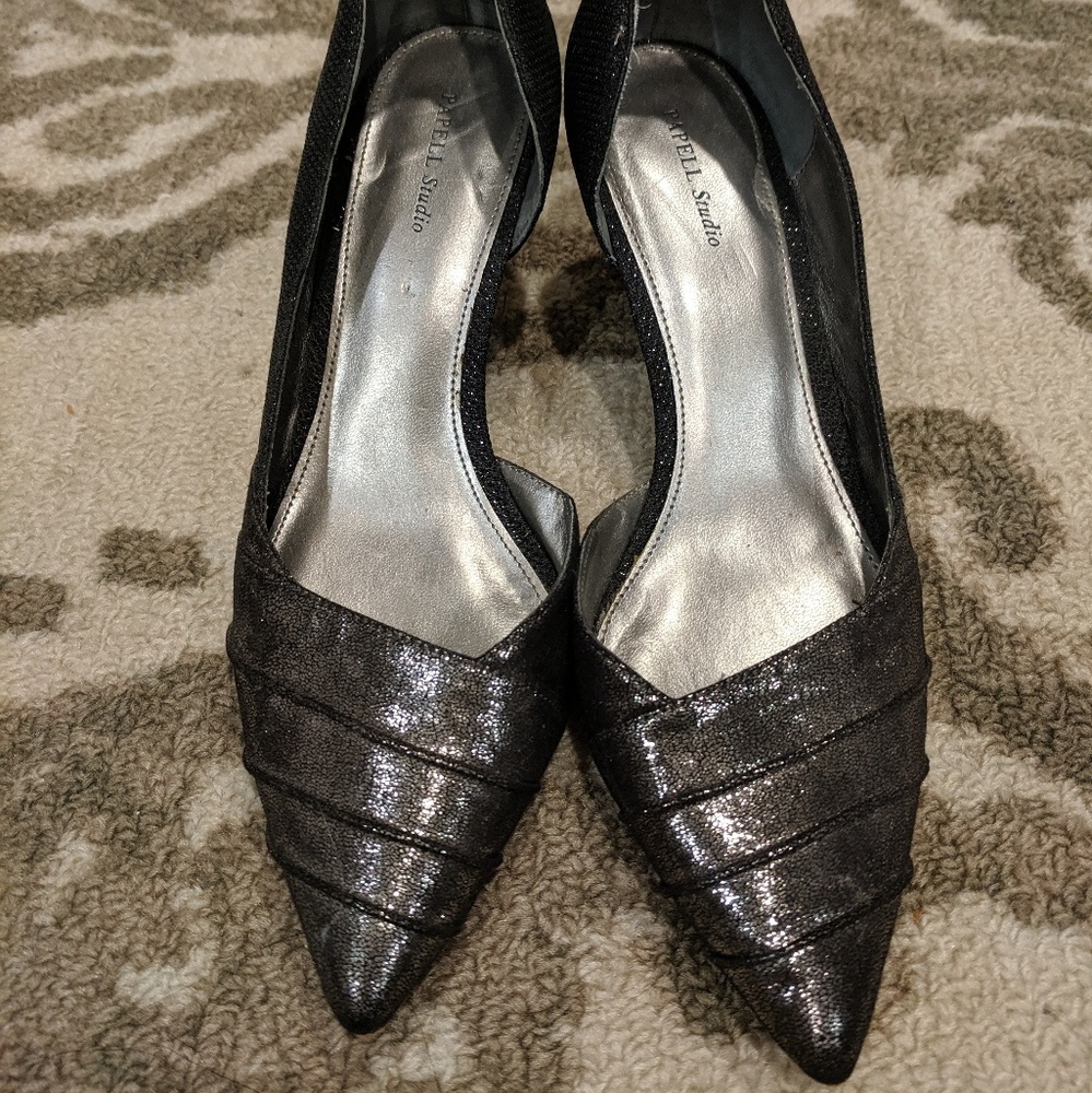 Gold shiny dress heels